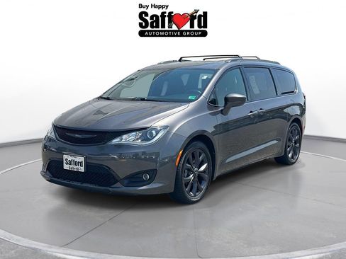 Used 2018 Chrysler Pacifica Touring Plus w/ S Appearance Package FWD image 1