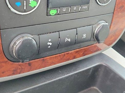 Used 2009 Chevrolet Tahoe LT w/ Luxury Package image 30