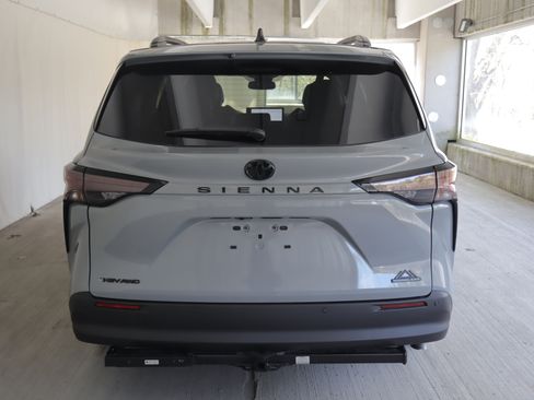 New 2026 Toyota Sienna XLE Woodland Edition AWD/4WD image 9
