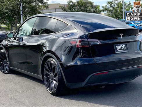 Used 2023 Tesla Model Y Performance image 9