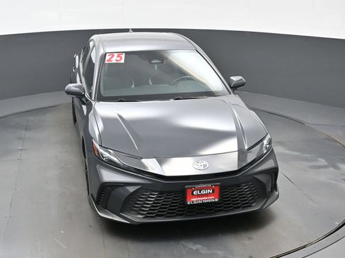 Used 2025 Toyota Camry SE FWD image 36
