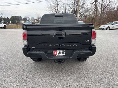 Used 2020 Toyota Tacoma TRD Off-Road image 3