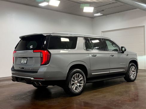 Used 2025 GMC Yukon XL Denali AWD/4WD image 4