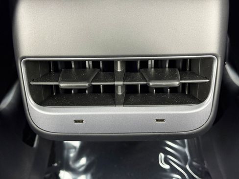 Used 2023 Tesla Model 3 Standard Range image 34