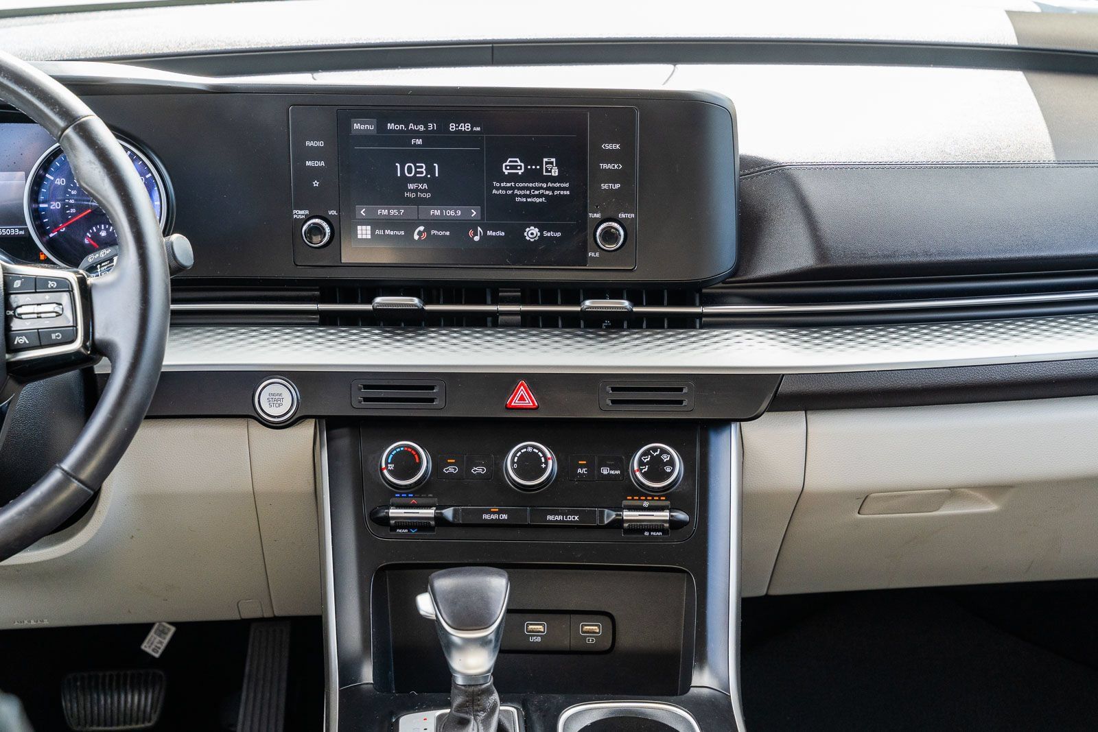 Used 2023 Kia Carnival LX FWD image 27