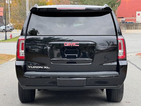 Used 2019 GMC Yukon XL SLT image 5