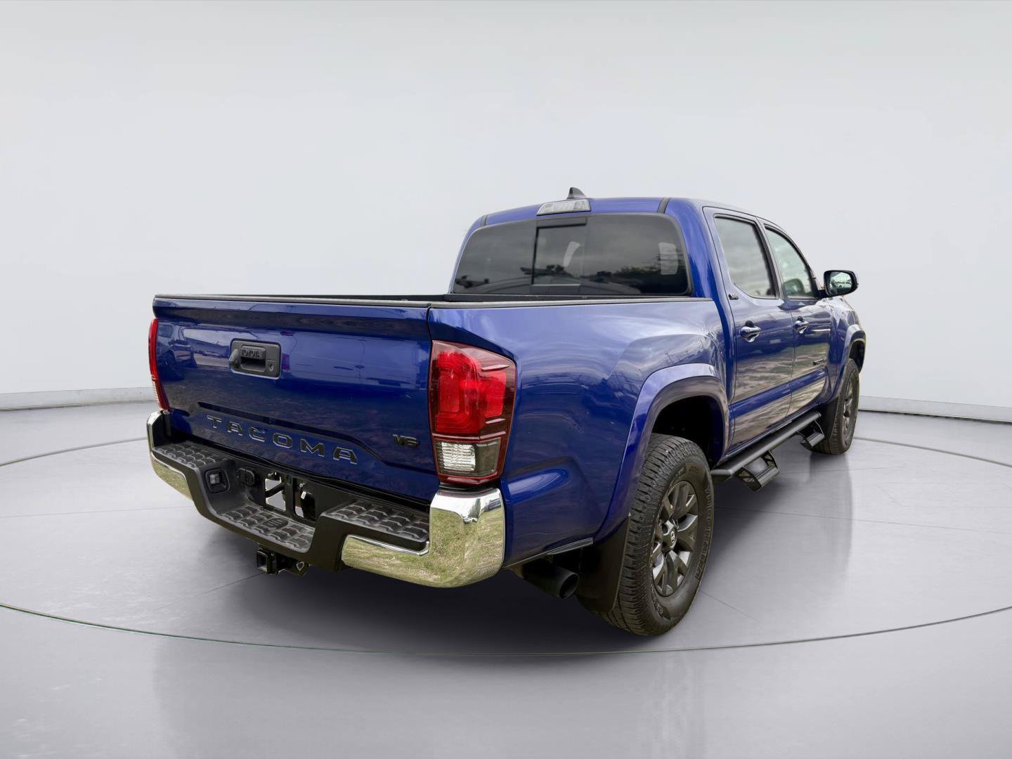 Used 2022 Toyota Tacoma SR5 RWD image 4