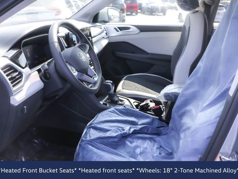 New 2025 Volkswagen Taos SE image 6