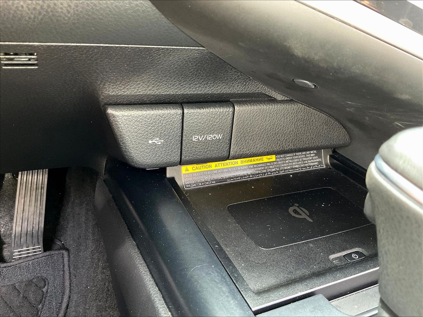Used 2020 Toyota Camry XSE FWD image 16