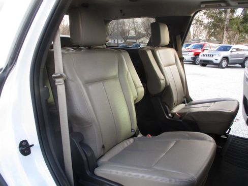 Used 2021 Ford Expedition XLT image 29
