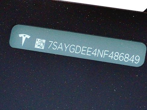 Used 2022 Tesla Model Y Long Range image 40