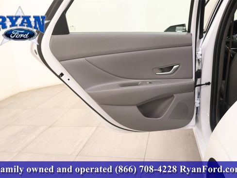 Used 2025 Hyundai Elantra Sport image 10