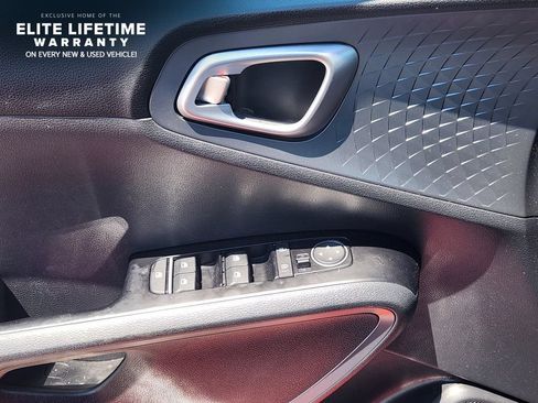 Used 2020 Kia Soul GT-Line FWD image 23