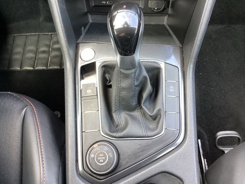 Used 2024 Volkswagen Tiguan SE image 22