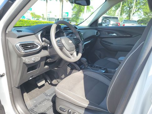 Used 2022 Chevrolet TrailBlazer LT w/ Convenience Package image 9