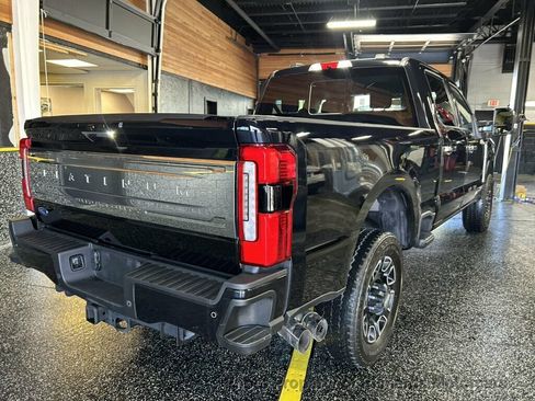 Used 2023 Ford F250 Platinum AWD/4WD image 3