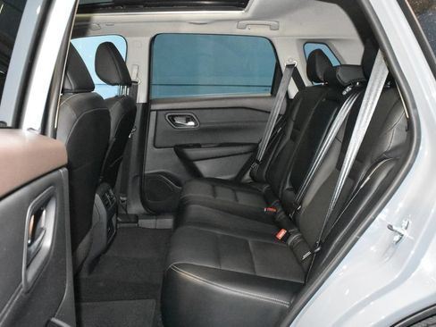 Used 2023 Nissan Rogue SL AWD/4WD image 23