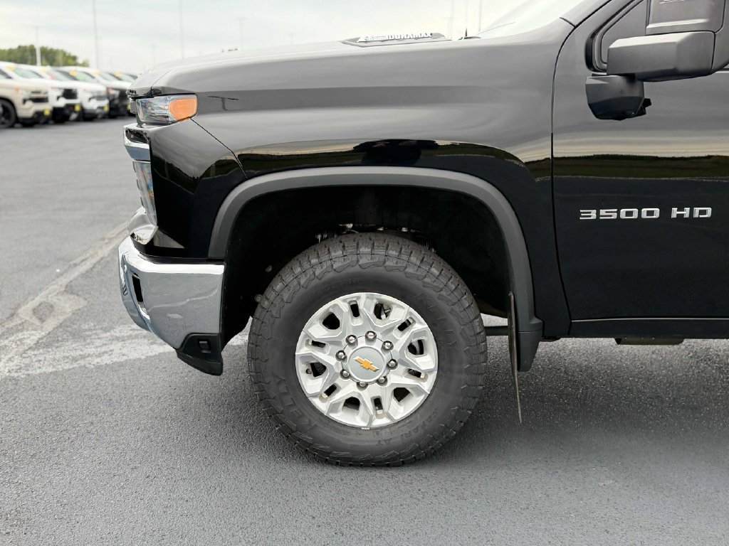 Used 2025 Chevrolet Silverado 3500 LT w/ All Star Edition AWD/4WD image 12