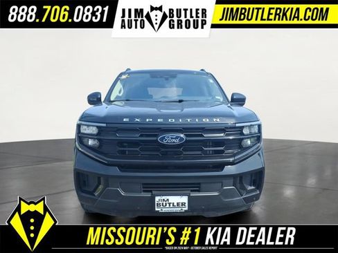 Used 2025 Ford Expedition Active AWD/4WD image 28