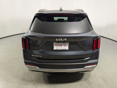 Used 2024 Kia Sorento S w/ Panoramic Sunroof Package image 6