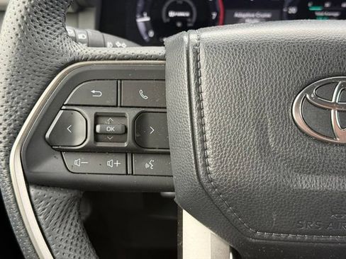 Used 2024 Toyota Tacoma TRD Sport AWD/4WD image 29