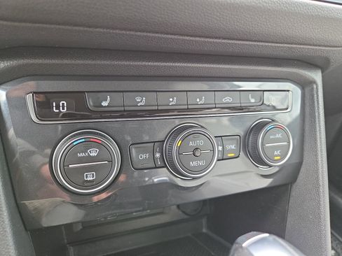 Certified 2021 Volkswagen Tiguan SE FWD image 26