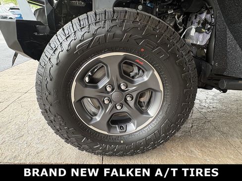Used 2020 Jeep Gladiator Rubicon AWD/4WD image 10