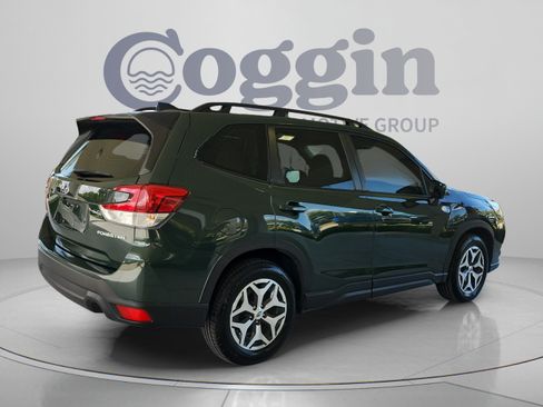 Used 2024 Subaru Forester Premium AWD/4WD image 5