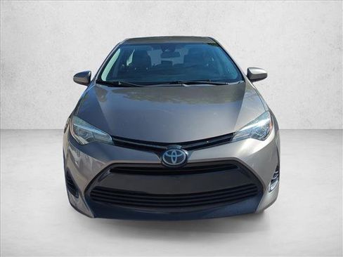 Used 2019 Toyota Corolla LE image 2