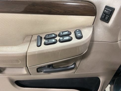 Used 2003 Ford Explorer Eddie Bauer image 11
