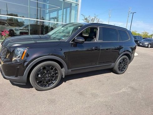 Used 2022 Kia Telluride SX w/ Nightfall Edition Package AWD/4WD image 4