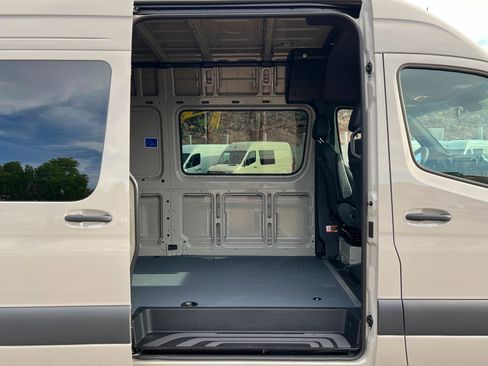 New 2026 Mercedes-Benz Sprinter 2500 image 18