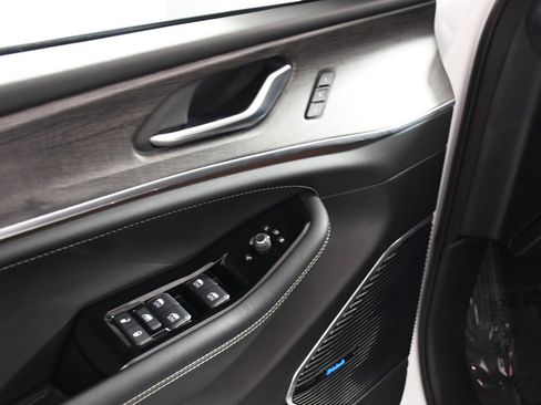 Used 2023 Jeep Grand Cherokee Overland image 15