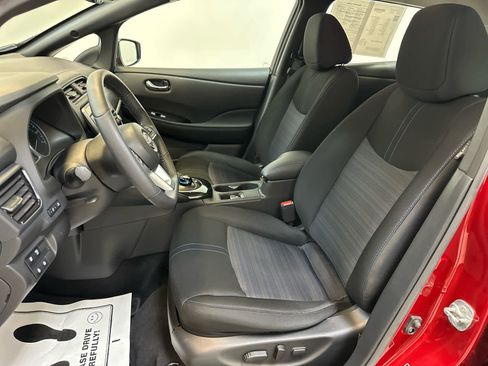 Certified 2023 Nissan Leaf SV Plus image 4