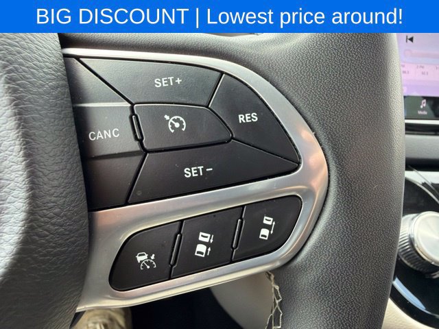 Used 2023 Chrysler Pacifica Touring-L FWD image 53