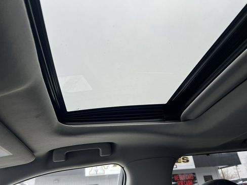 Used 2022 Toyota Highlander XLE image 38