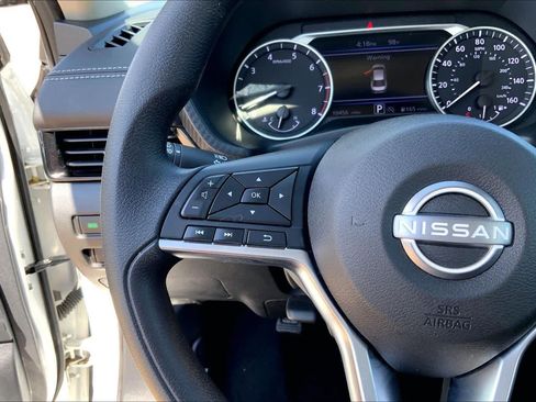 Used 2024 Nissan Sentra SV FWD image 22