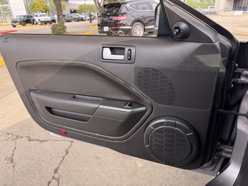 Used 2006 Ford Mustang GT image 18