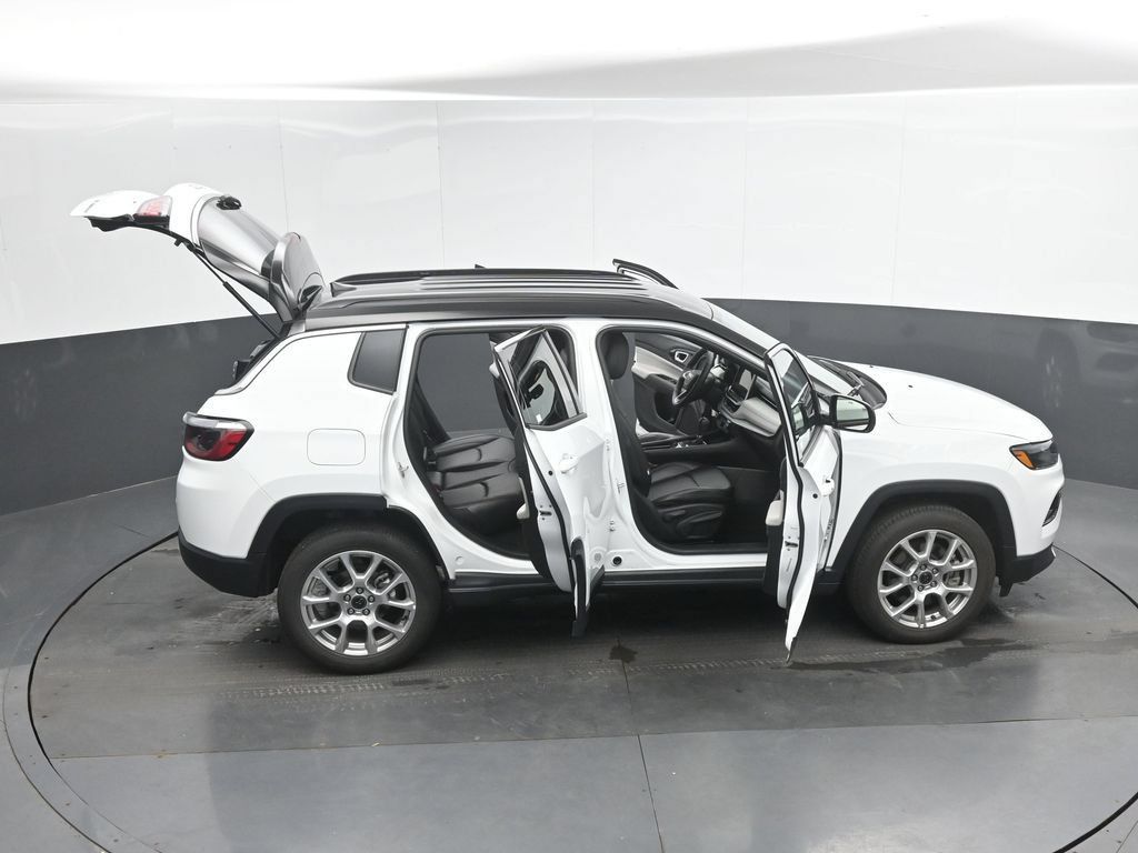 Used 2025 Jeep Compass Limited AWD/4WD image 50