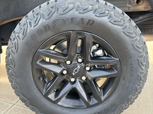 Used 2024 Chevrolet Silverado 1500 LT Trail Boss w/ LT Trail Boss Premium Package image 10