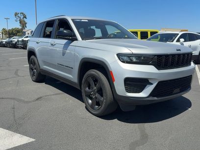 Used 2023 Jeep Grand Cherokee Altitude