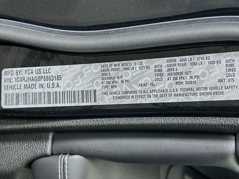 Used 2023 Jeep Grand Cherokee Altitude image 12