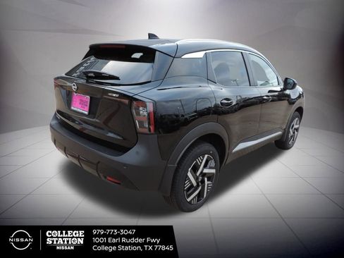 New 2026 Nissan Kicks SV image 4