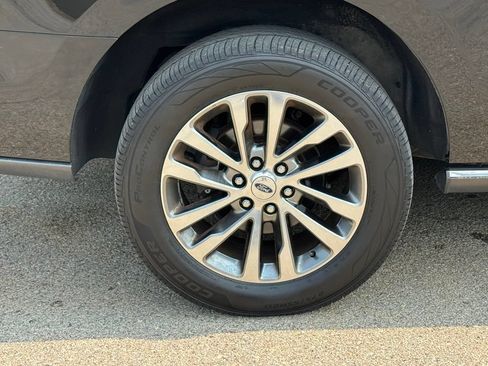 Used 2018 Ford Expedition Limited AWD/4WD image 8