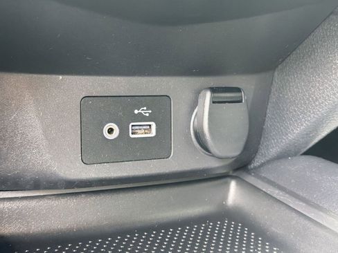 Used 2018 Nissan Rogue SV FWD image 32