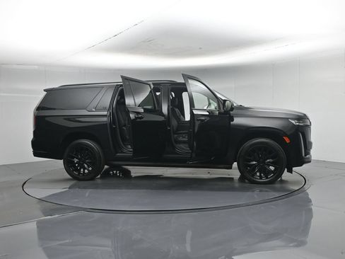 Used 2021 Cadillac Escalade ESV Luxury AWD/4WD image 41