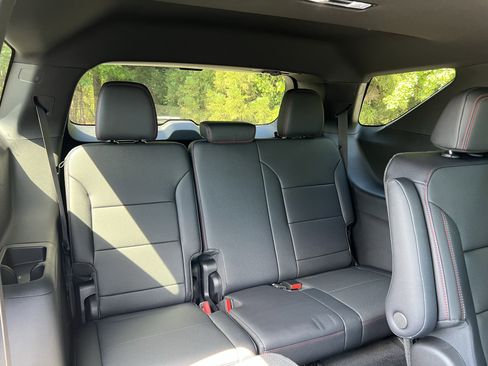 New 2026 Chevrolet Traverse Z71 w/ Enhanced Driving Package AWD/4WD image 37