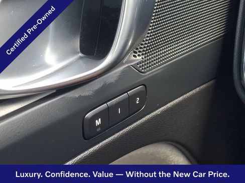 Certified 2026 Volvo XC40 B5 Plus AWD/4WD image 24