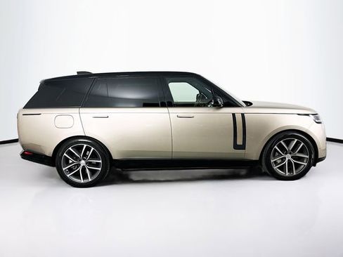 Used 2024 Land Rover Range Rover Long Wheelbase SE AWD/4WD image 4