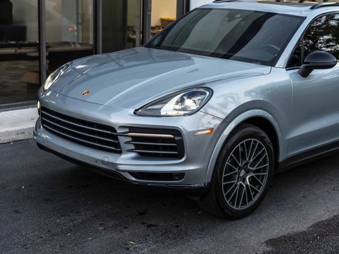 Used 2020 Porsche Cayenne image 4